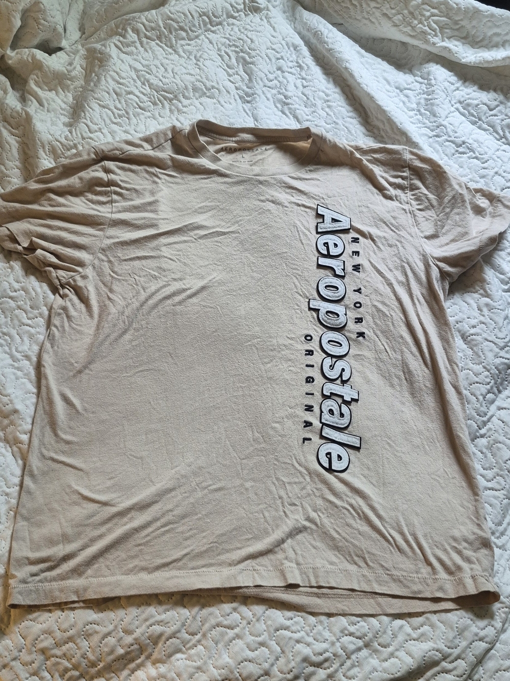 Aeropostale Men's Cream Vertical Logo Short Sleeve Tee